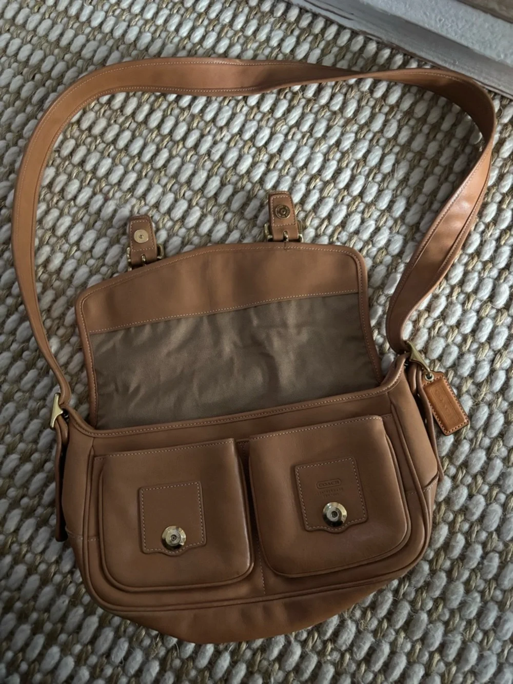 Vintage Coach Legacy Field Bag (Model 9128) - Picture 5 of 13